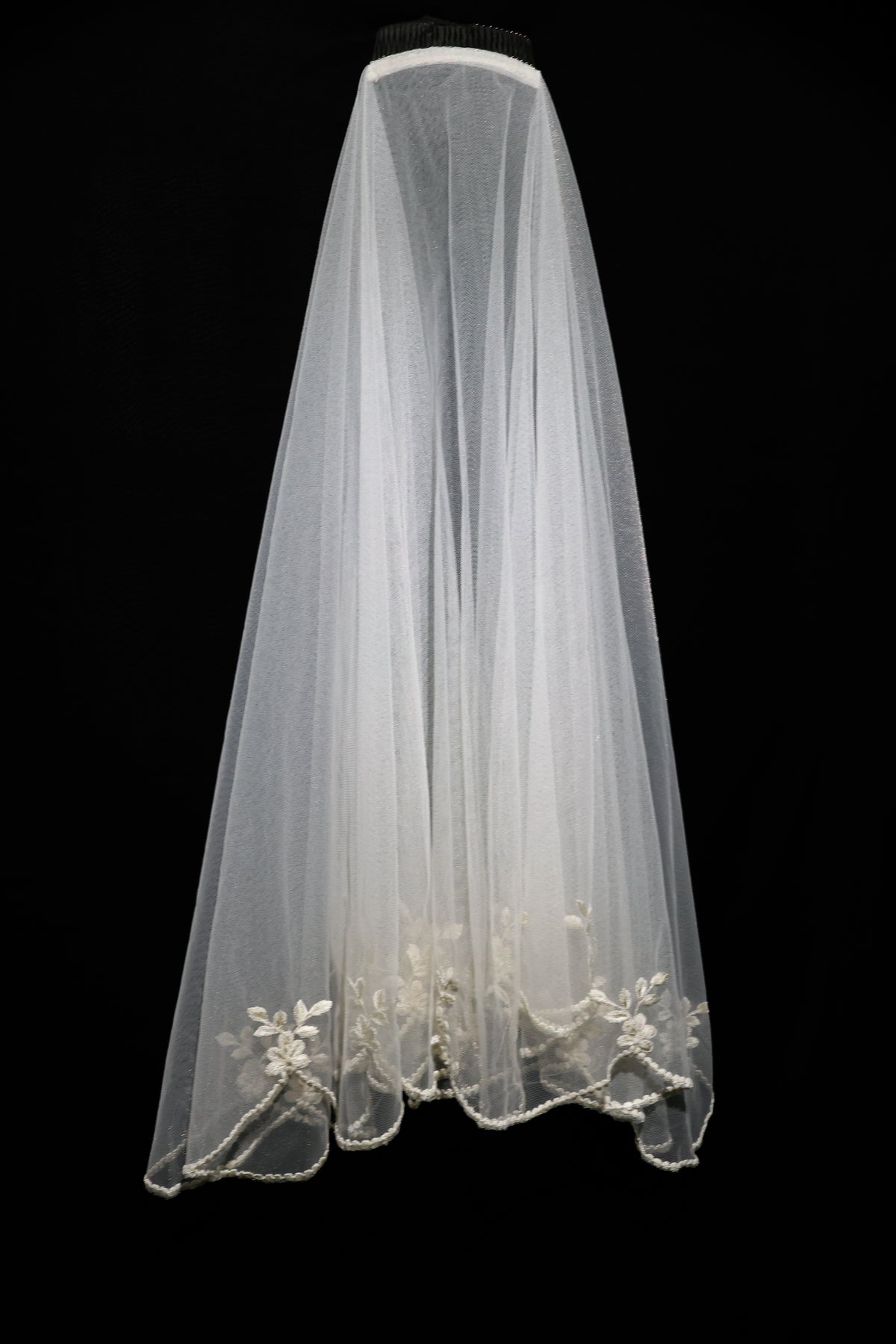 ELIZABETH VEIL