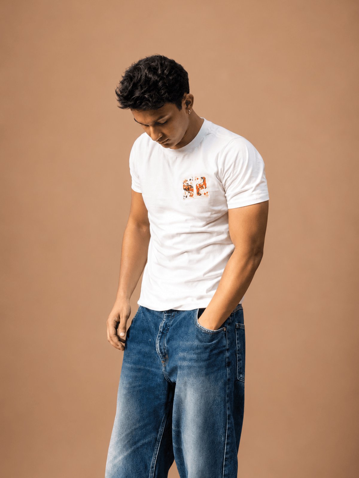 SUIT MOTIF TEE - CHYATEE