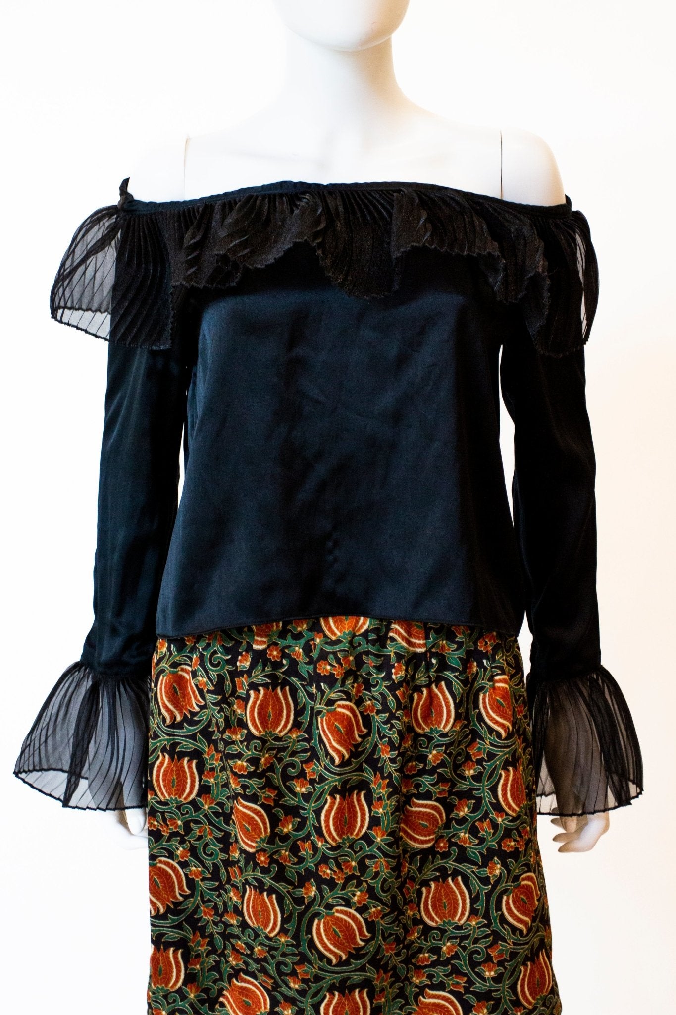 CHYATEE BESPOKE | Noir Ruffle Top - CHYATEE