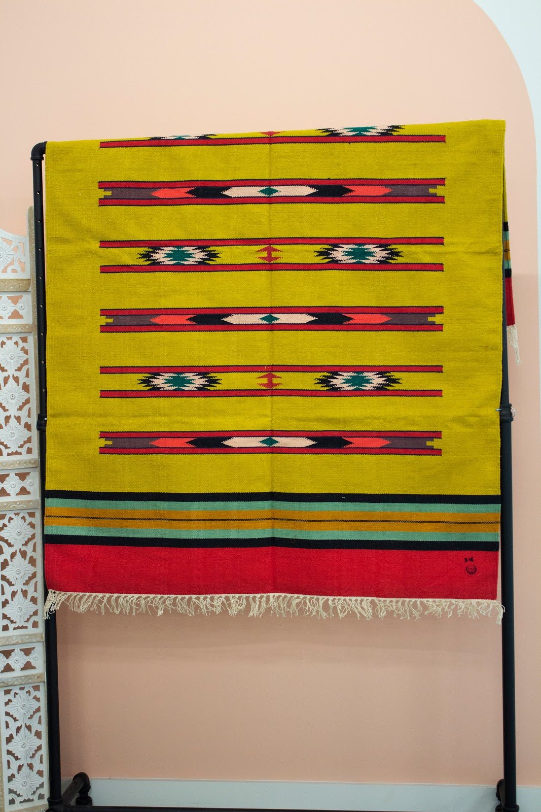 Hand-Woven Living room Rug 4' X 6' - CHYATEE